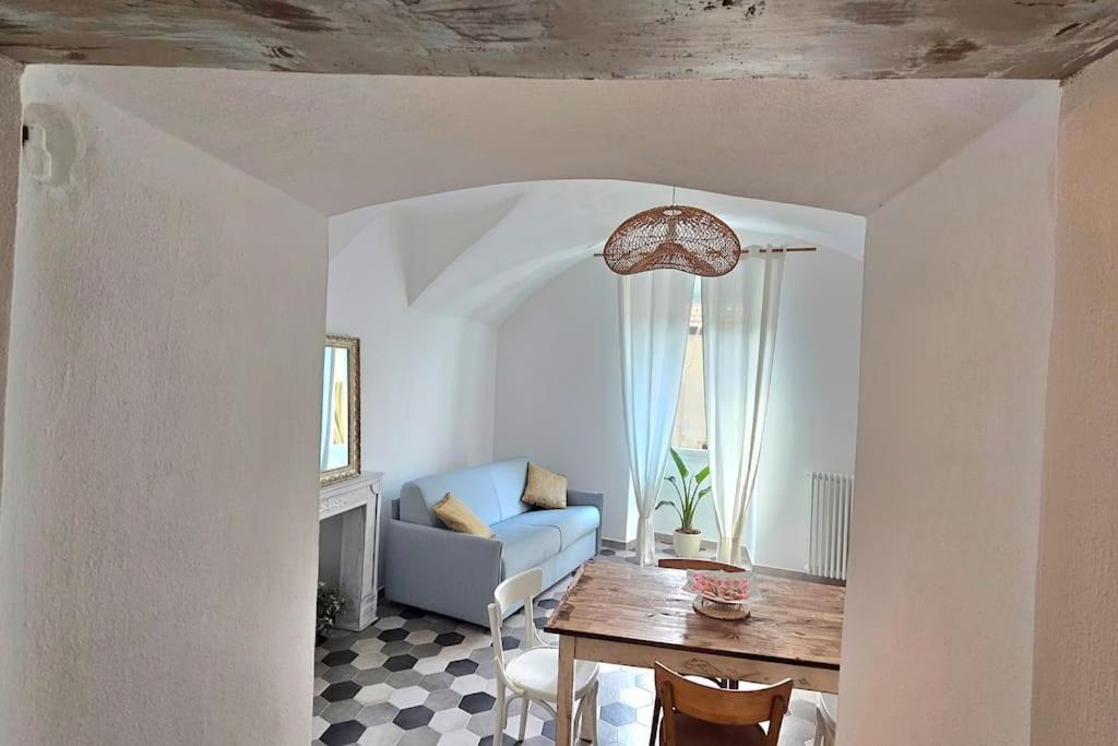 Car.Lo. Casa Vacanze Dolceacqua Luaran gambar