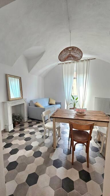 Car.Lo. Casa Vacanze Dolceacqua Luaran gambar