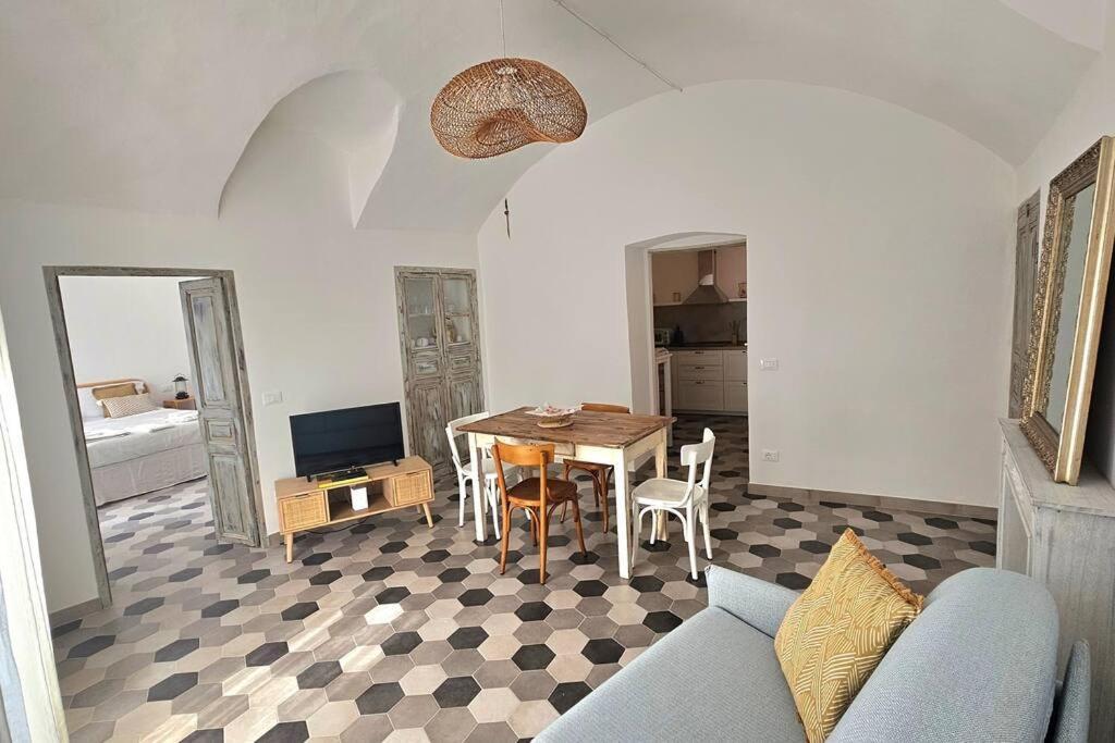 Car.Lo. Casa Vacanze Dolceacqua Luaran gambar